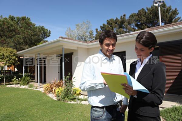 房產經紀人的門前咨詢 專業引導與貼心服務